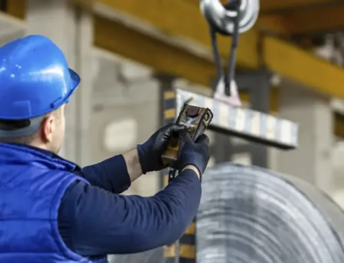 Polipastos Eléctricos vs. Manuales: ¿Cuál es el Ideal para tu Industria?